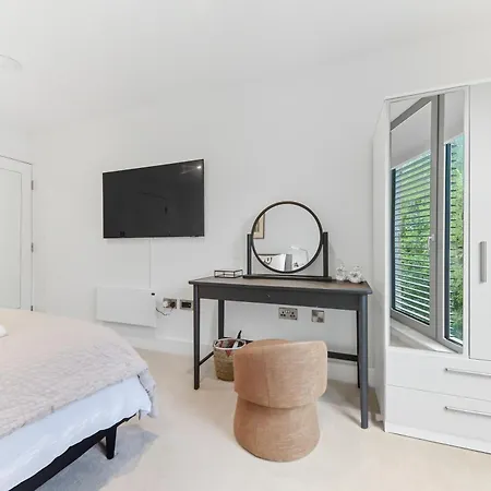 Atlas House Sixteen
