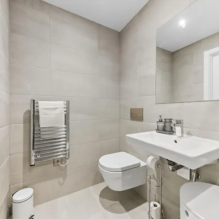 公寓 Atlas House Sixteen *