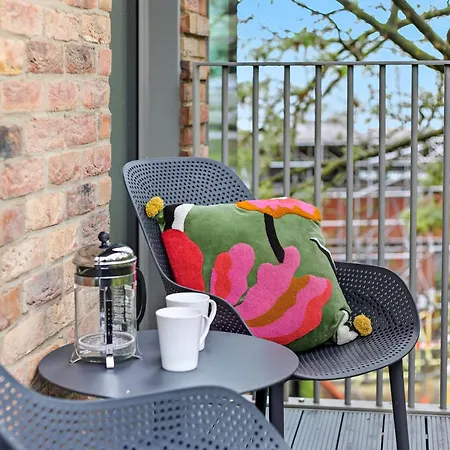 Atlas House Sixteen *