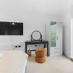 Apartment Atlas House Sixteen *
